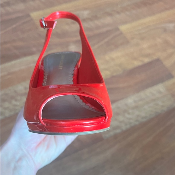 Like new Laura Ashley Vibrant Red Slingback Heels - Picture 4 of 16